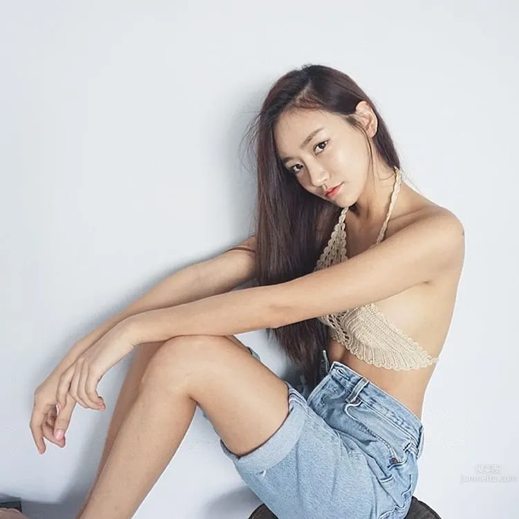 Miu Kim, South Korean Model Loves Humid Days Most photo 14