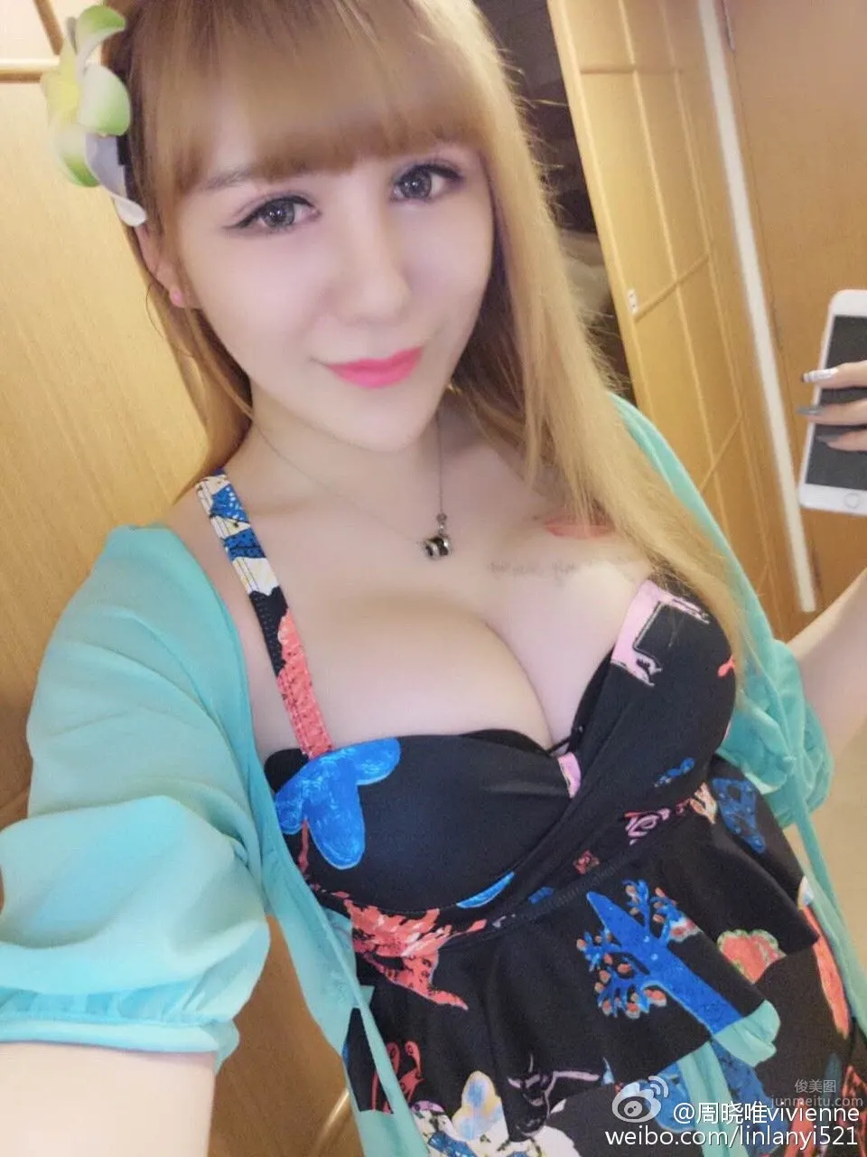 周晓唯vivienne- 微博性感私房美图_0
