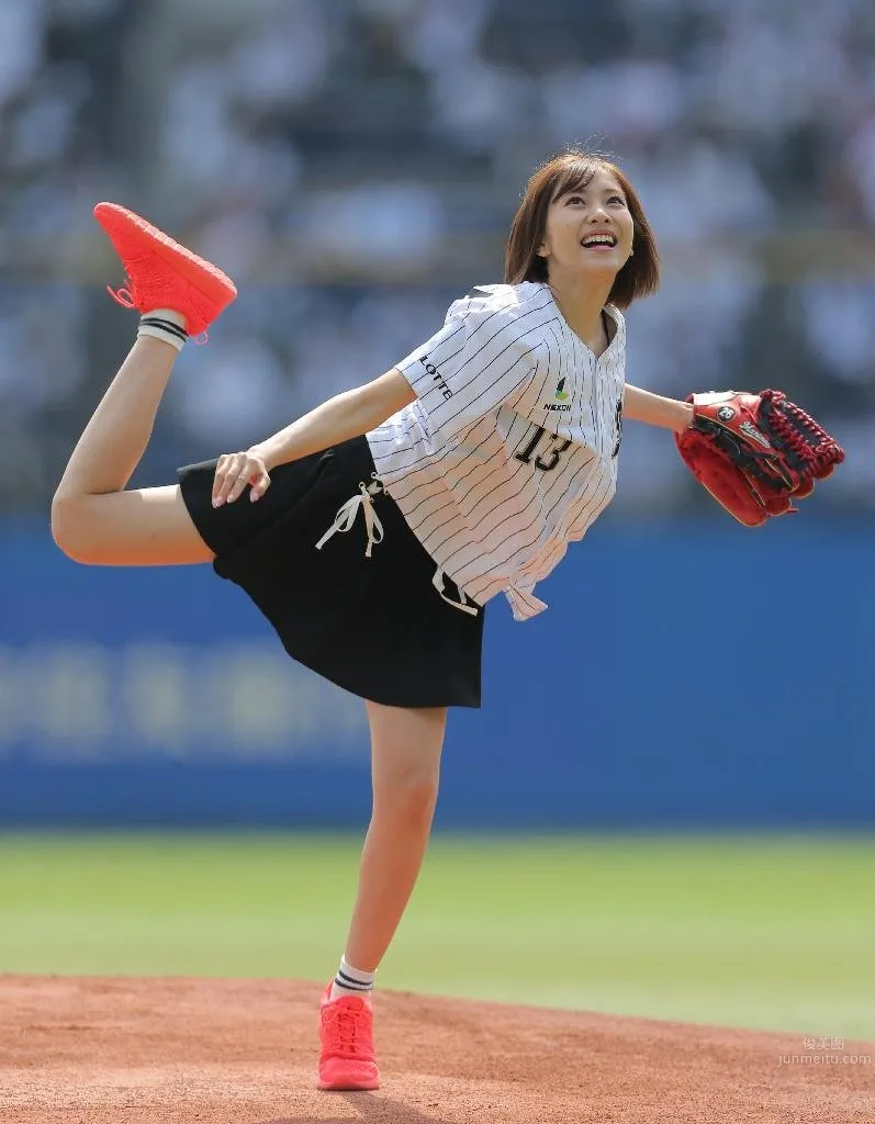 佐野雛子- 小惡魔美女就算短發也是魅力難擋 48