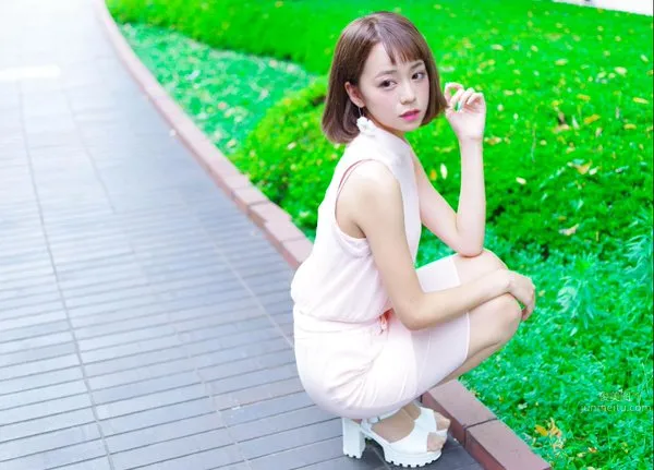 Mayuka Kuroda - Active College Student's First Swimsuit Photo photo 18