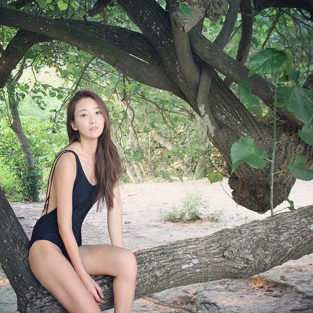 Miu Kim, South Korean Model Loves Humid Days Most photo 8