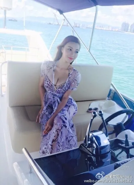 周文羽Angela- 童顔美女好身材私房美圖 24