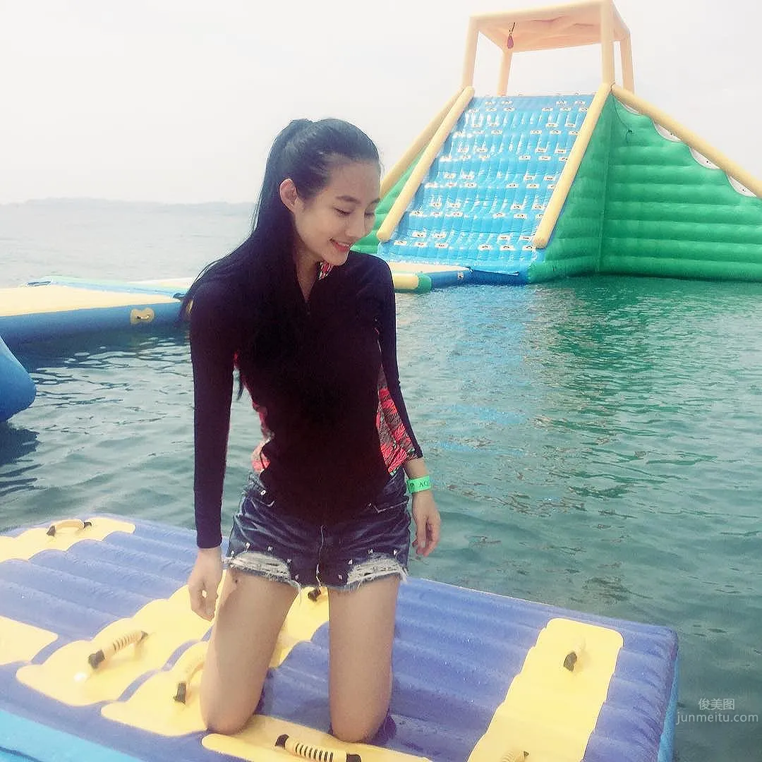 Katrina Liu Na, a Set of Swimsuit Photos That Will Make You Remember This Malaysian Beauty photo 19