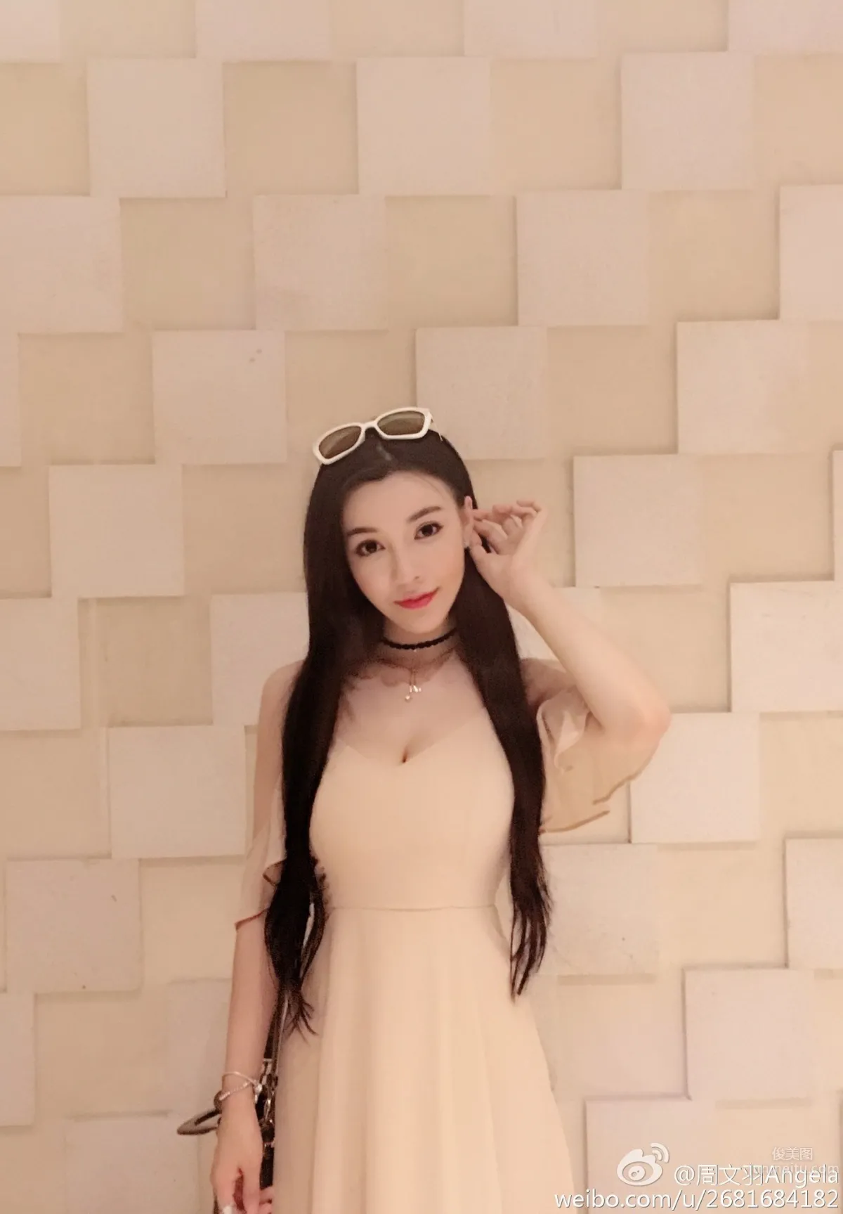 周文羽Angela- 童顔美女好身材私房美圖 3