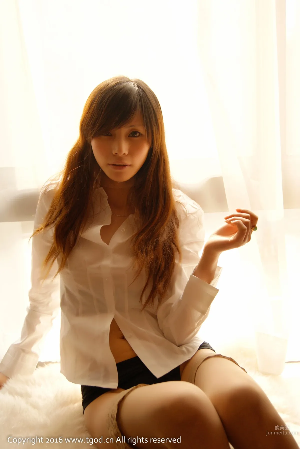 yoyo- [TGOD推女神] 白色衬衣素颜美_1