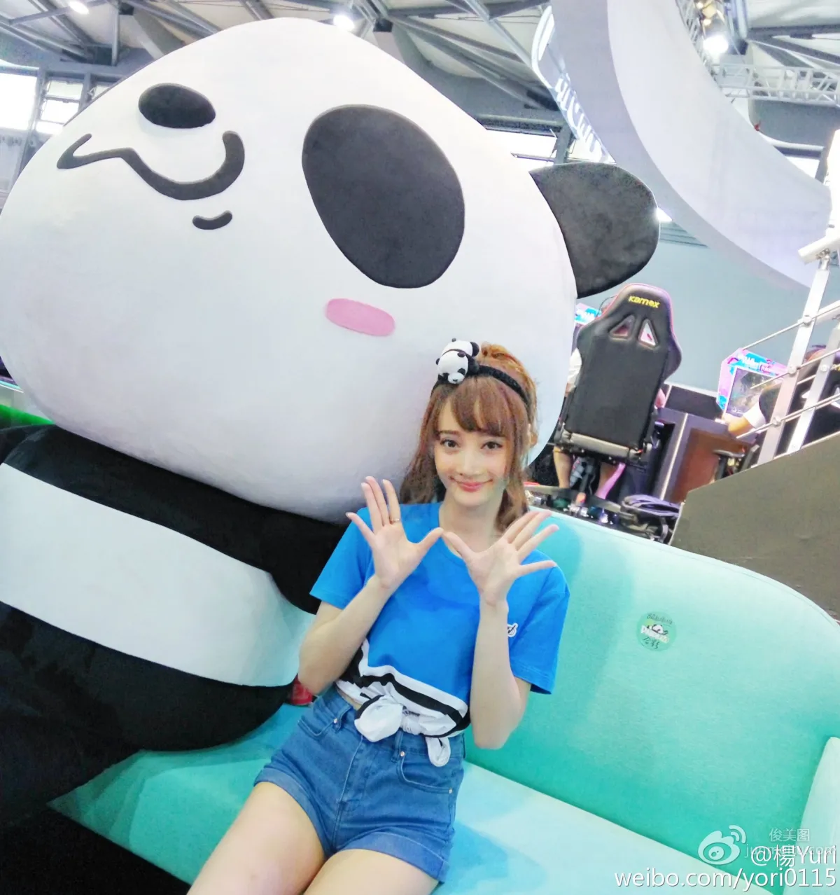 楊文佳- 2016ChinaJoy熊貓tv展台SG 12