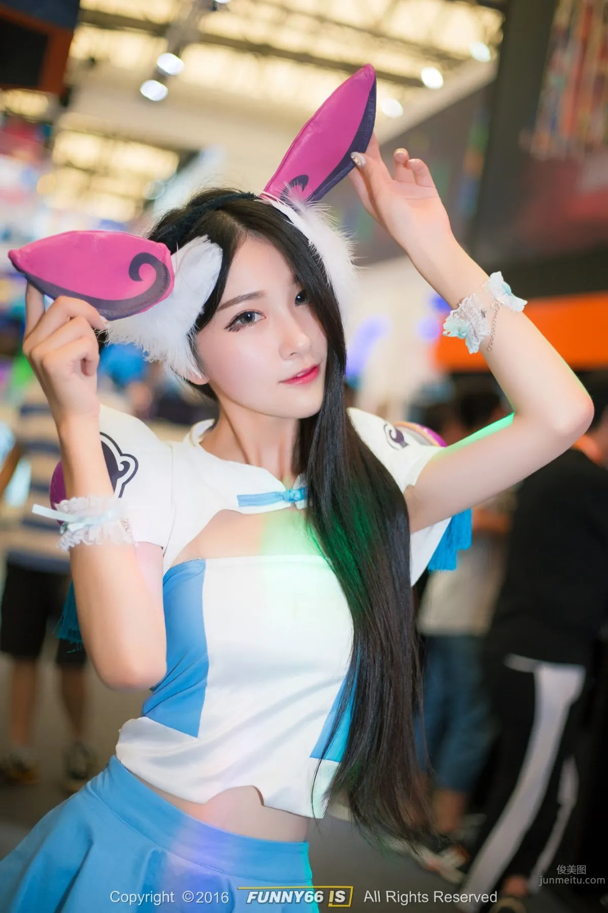Lin Yimeng - 2016 ChinaJoy D.H. Games Booth SG photo 11