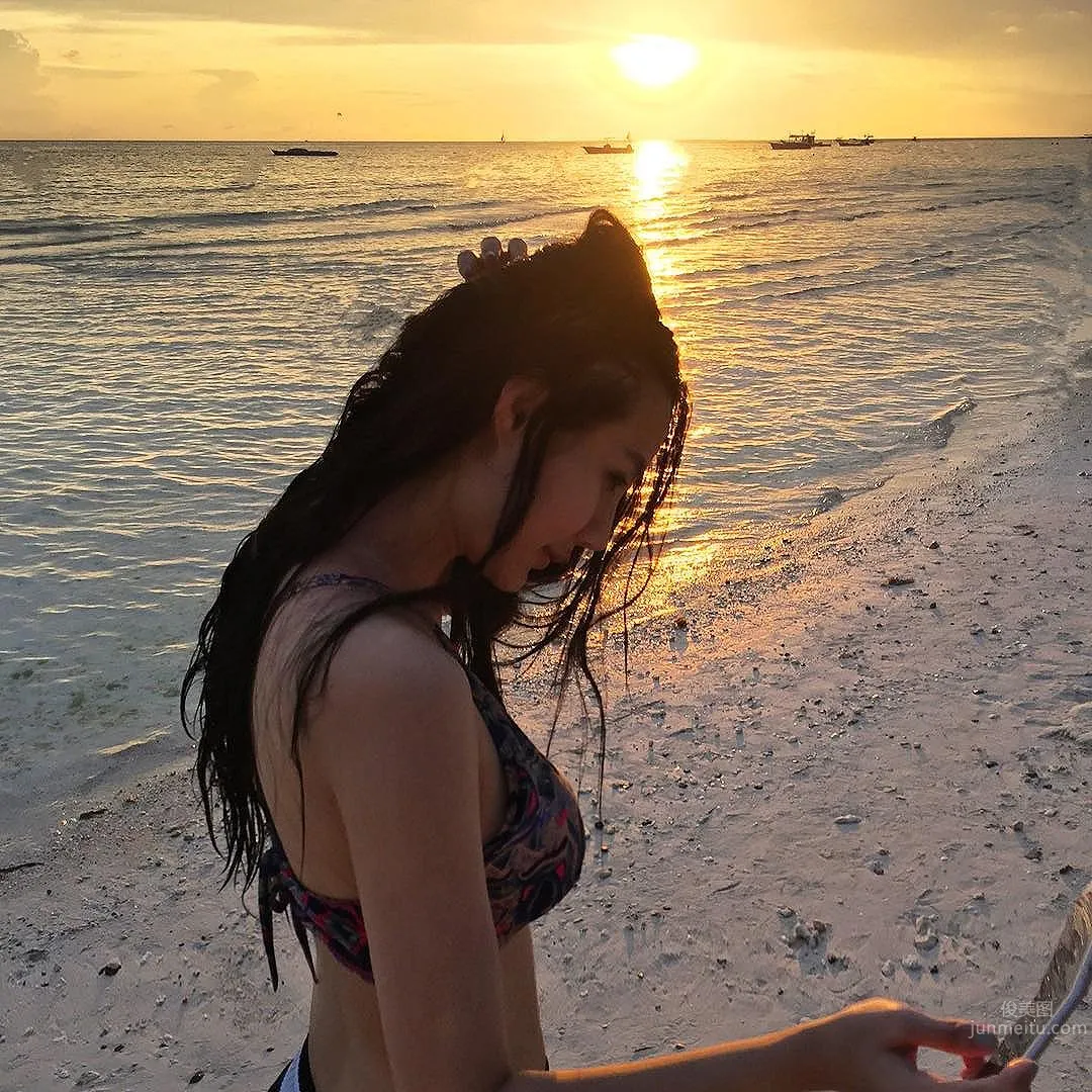 Katrina Liu Na, a Set of Swimsuit Photos That Will Make You Remember This Malaysian Beauty photo 18
