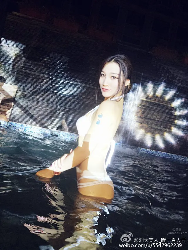 Liu Yiqian Dione - Bold Temptation Private Shoot Photos photo 4