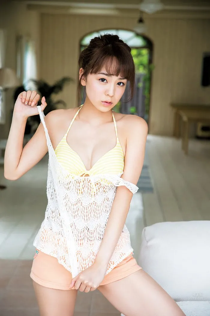 Mayuka Kuroda - Active College Student's First Swimsuit Photo photo 8