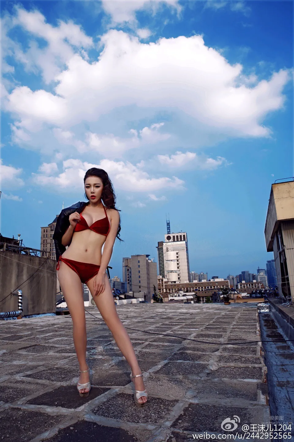 Wang Moer: Photo Set 2025 photo 3