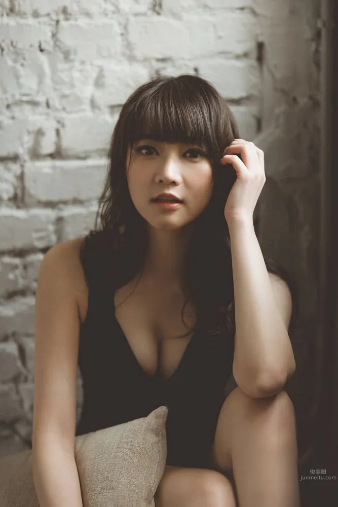 Lilian Kan, Flower on the High Peak Home Photo Set photo 10