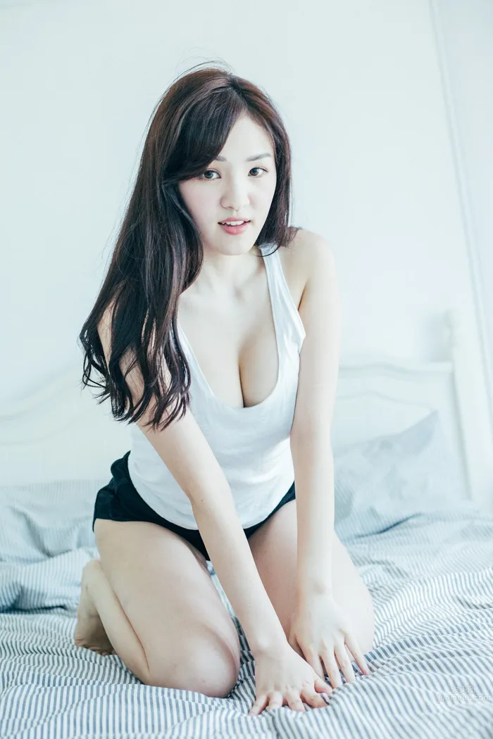 He Luoyi: Ashley photo 22