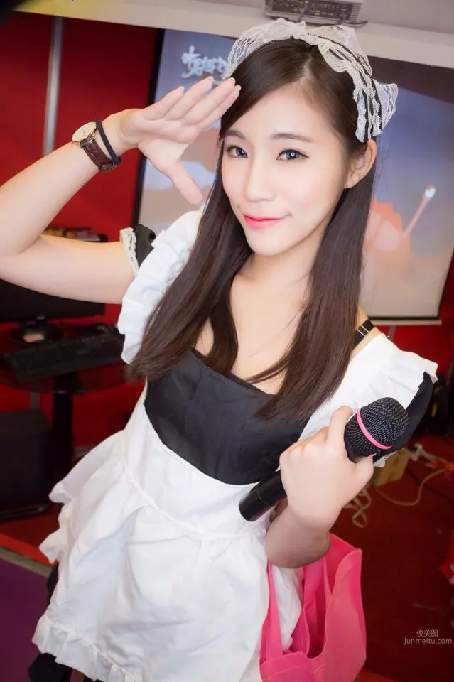Amber Lin - Super Slim Sexy Dancer photo 7