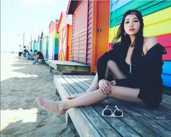 Chen Zhiyou, Hong Kong's New Bust Goddess Bikini Photos photo 23