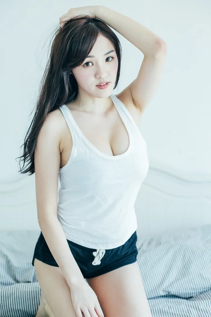 He Luoyi: Ashley photo 21