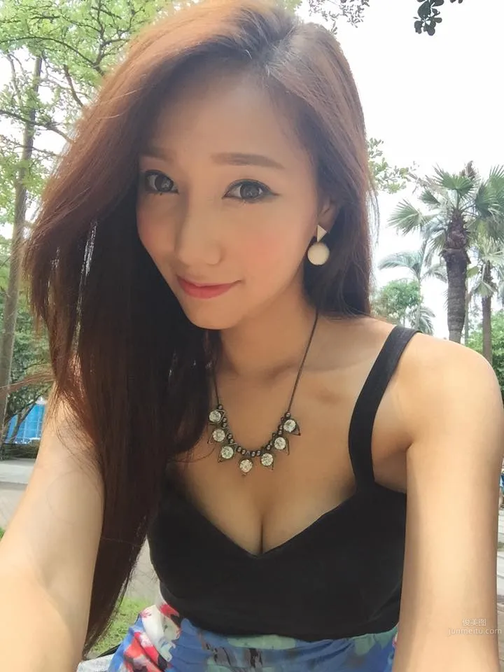 Chen Yijie Tina - 32C Long-Leg Car Model Private Shoot photo 29