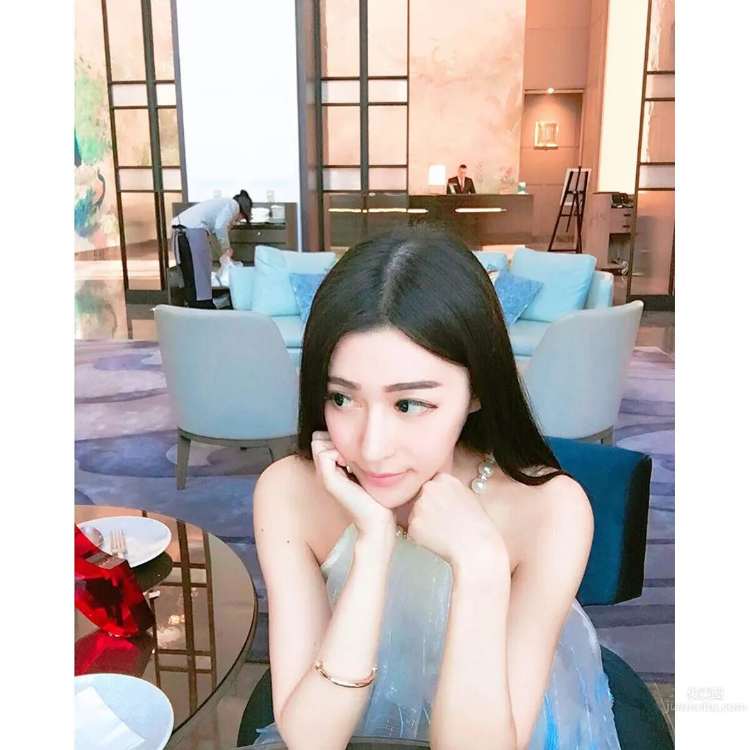 Ewa Hsu - IG Beauty with a Super Good Figure photo 14