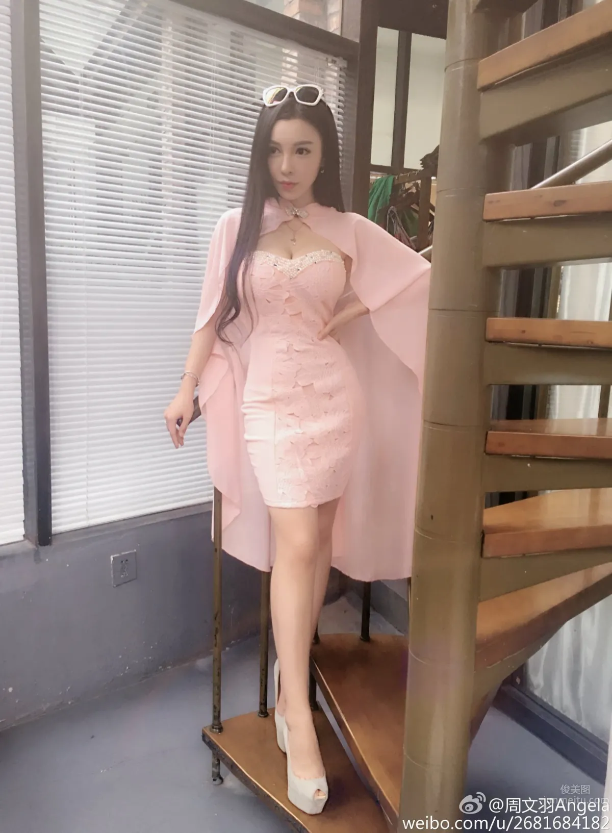 周文羽Angela- 童顔美女好身材私房美圖 6