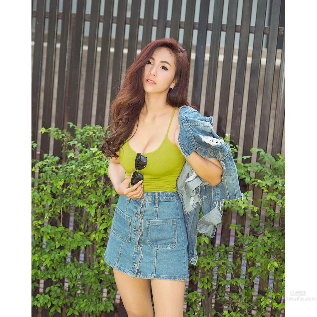 Jurarak Untao, The Thai Beauty with Perfect S-Curves and a Great Bust photo 3