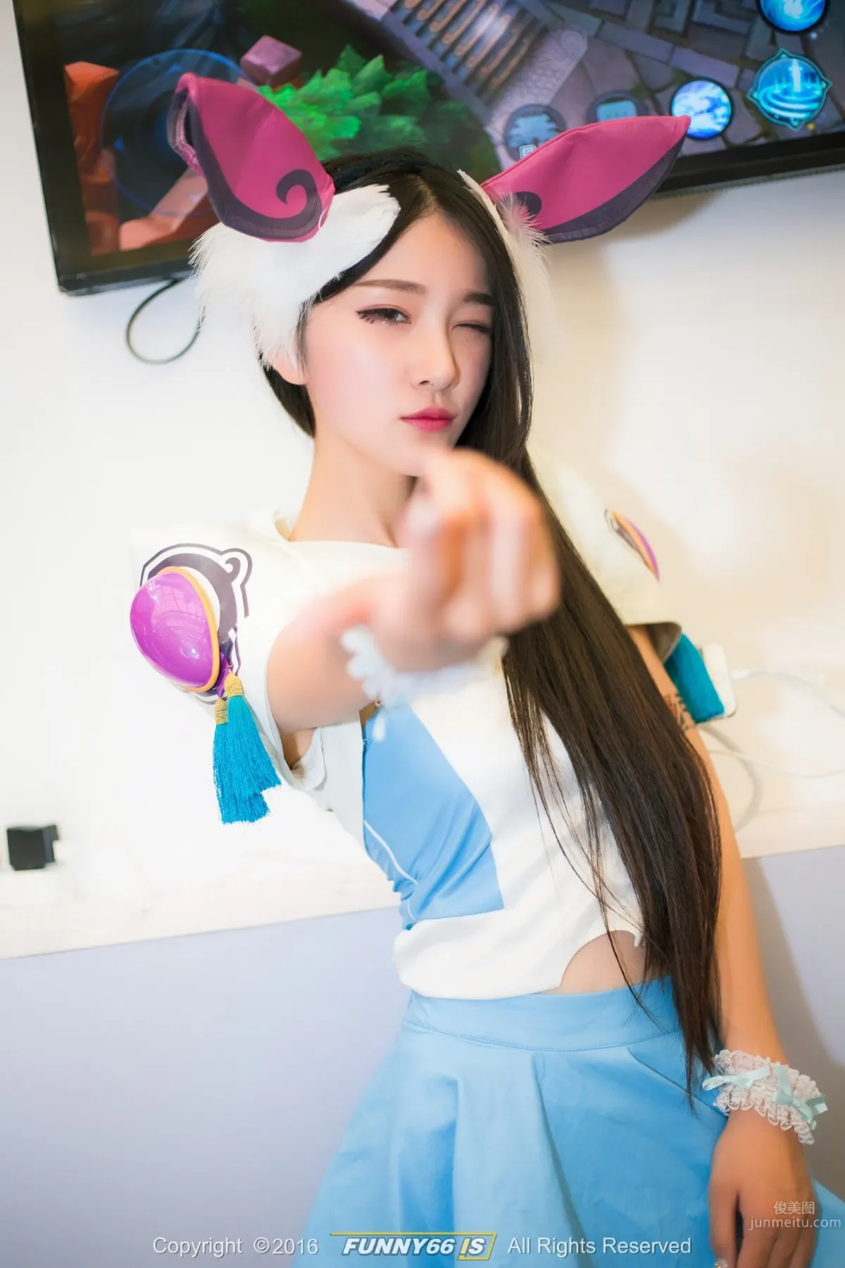 Lin Yimeng - 2016 ChinaJoy D.H. Games Booth SG photo 12