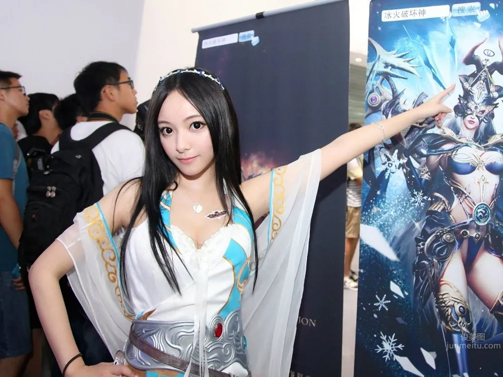 Chen Xinhe and Celia - 2012 ChinaJoy Perfect World Popular SG photo 17