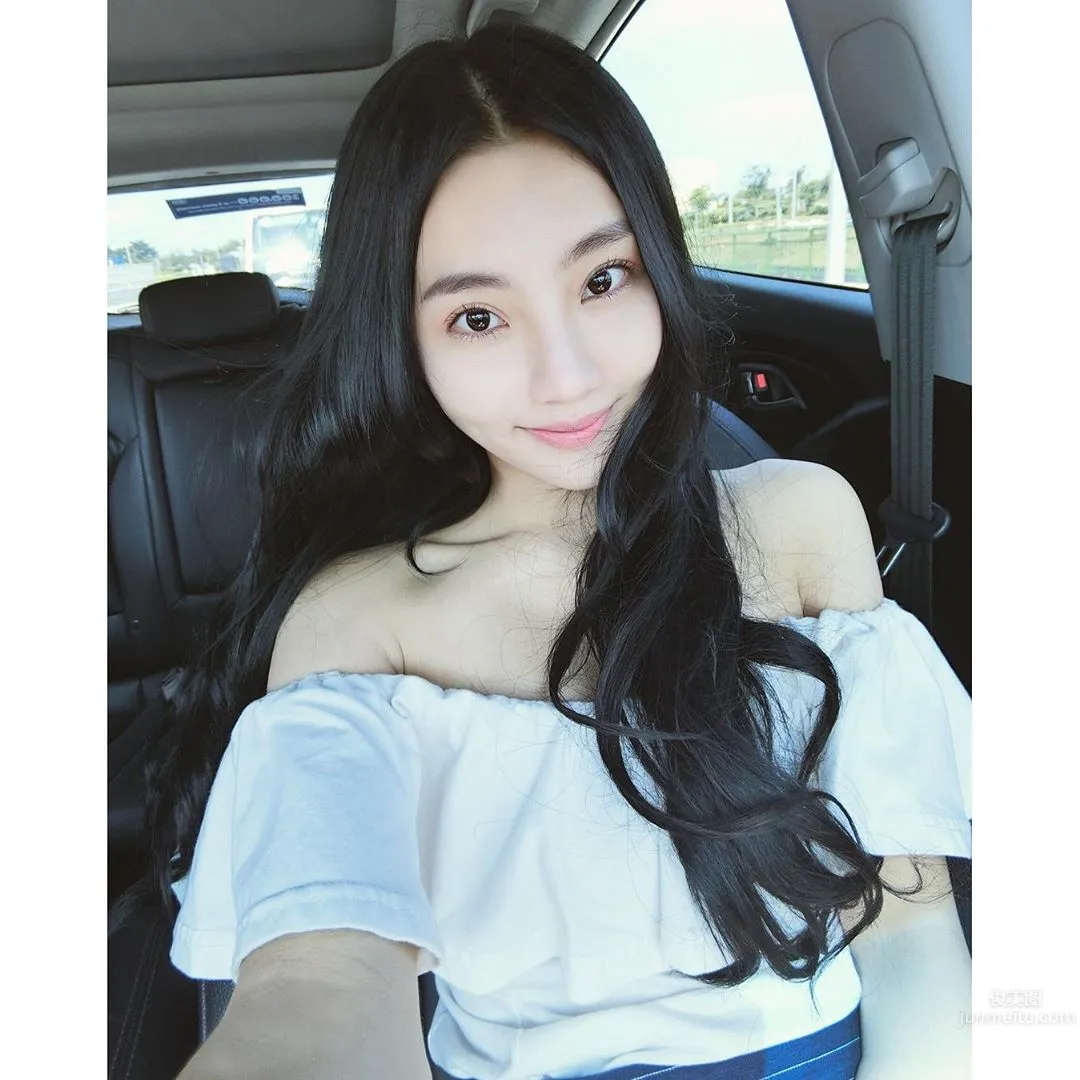 Katrina Liu Na, a Set of Swimsuit Photos That Will Make You Remember This Malaysian Beauty photo 21