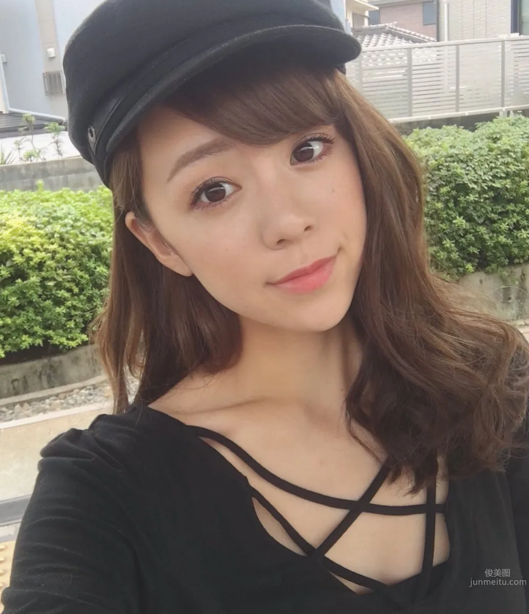 Mayuka Kuroda - Active College Student's First Swimsuit Photo photo 10