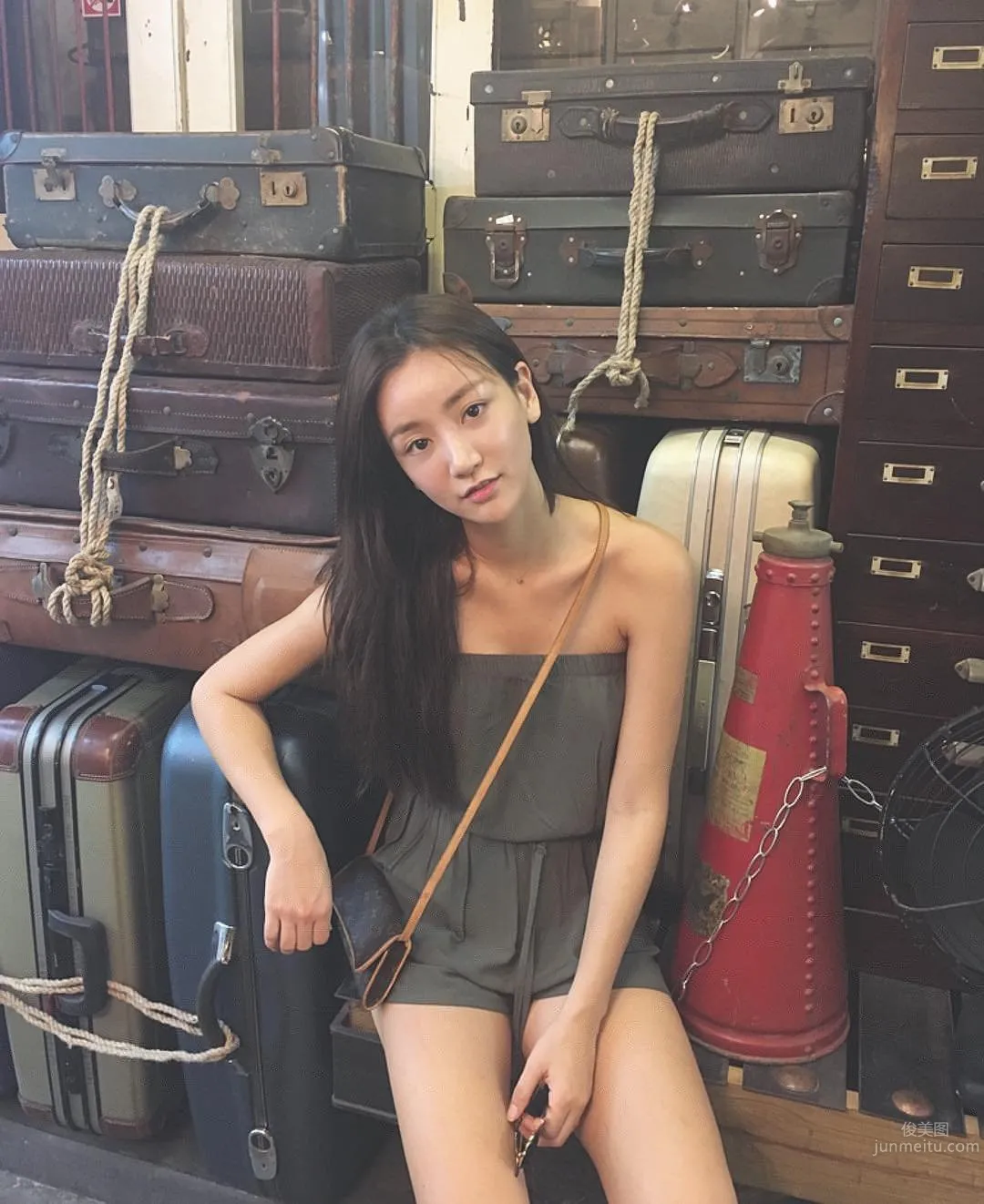 Miu Kim, South Korean Model Loves Humid Days Most photo 37