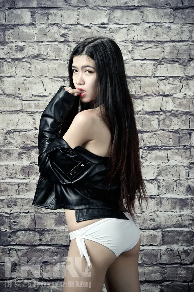 Cai Leer: DKGirl photo 4