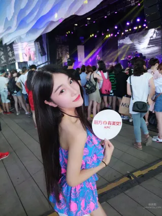 林亦梦- 2016ChinaJoy电魂游戏展台SG