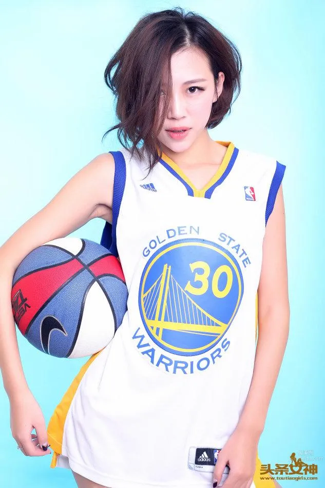 乔米- #头条女神#库里美女球迷性感写真_2
