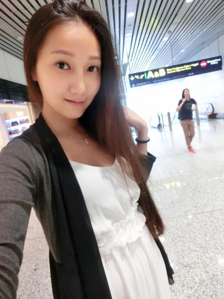 Chen Yijie Tina - 32C Long-Leg Car Model Private Shoot photo 12