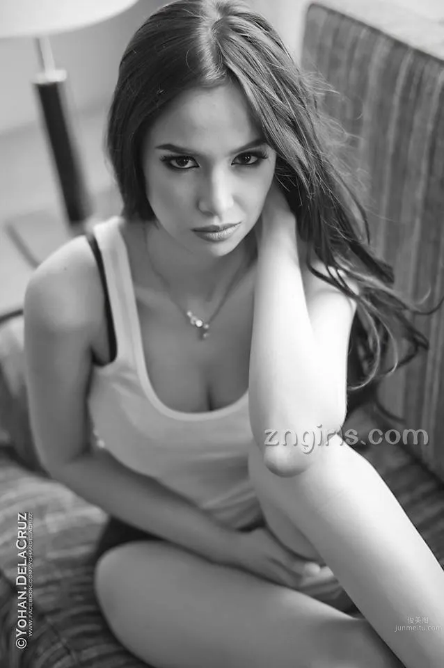 Kim Domingo - Filipino Mixed-Race Beauty Home Photos photo 6