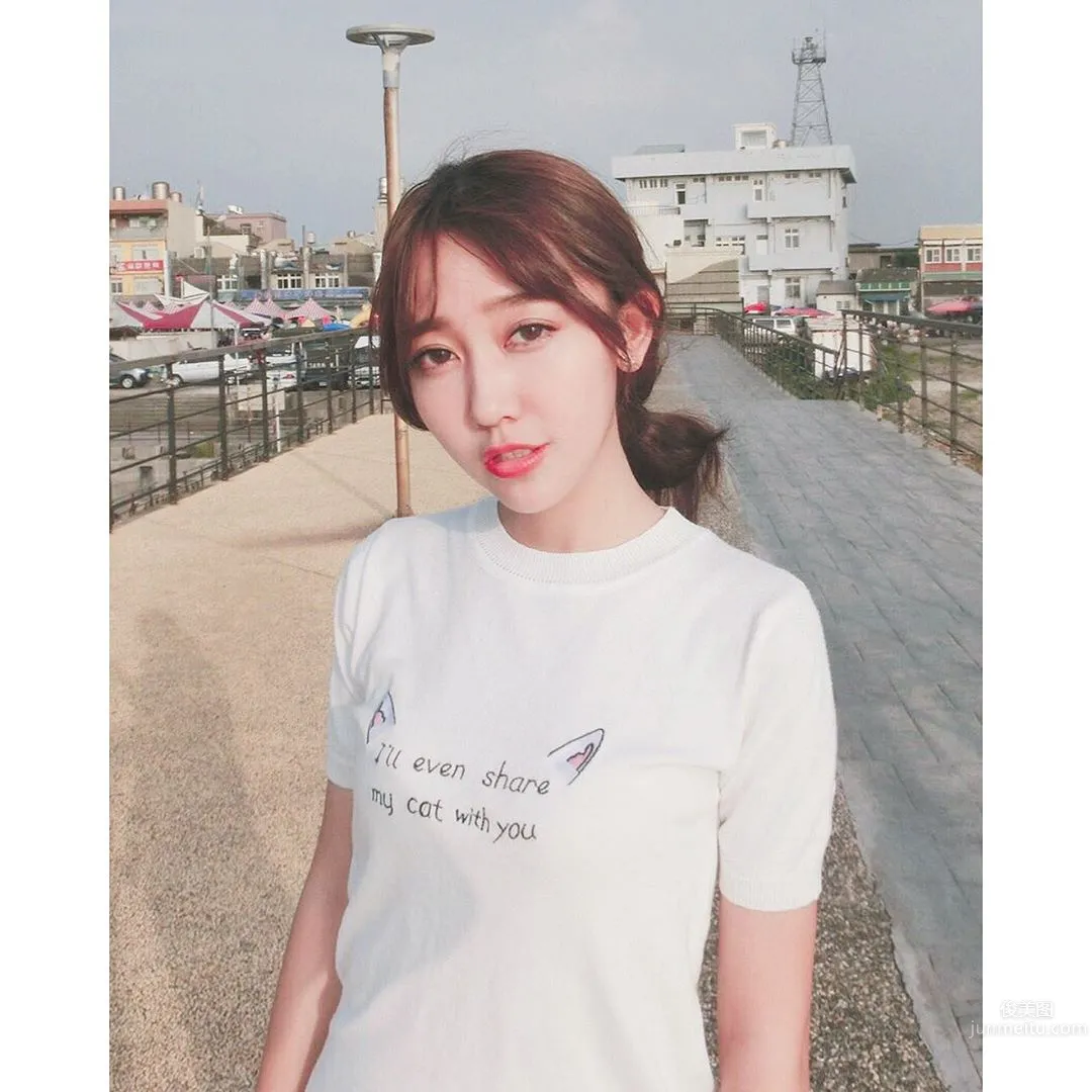 Xu Qingling, The Big-Eyed Beauty Who Walked Out of a Comic photo 11