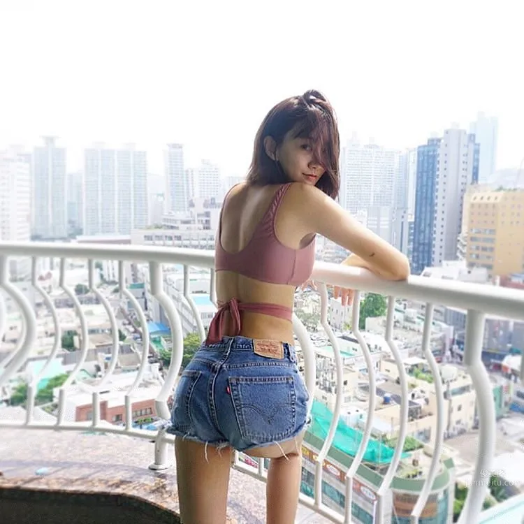 Miu Kim, South Korean Model Loves Humid Days Most photo 25