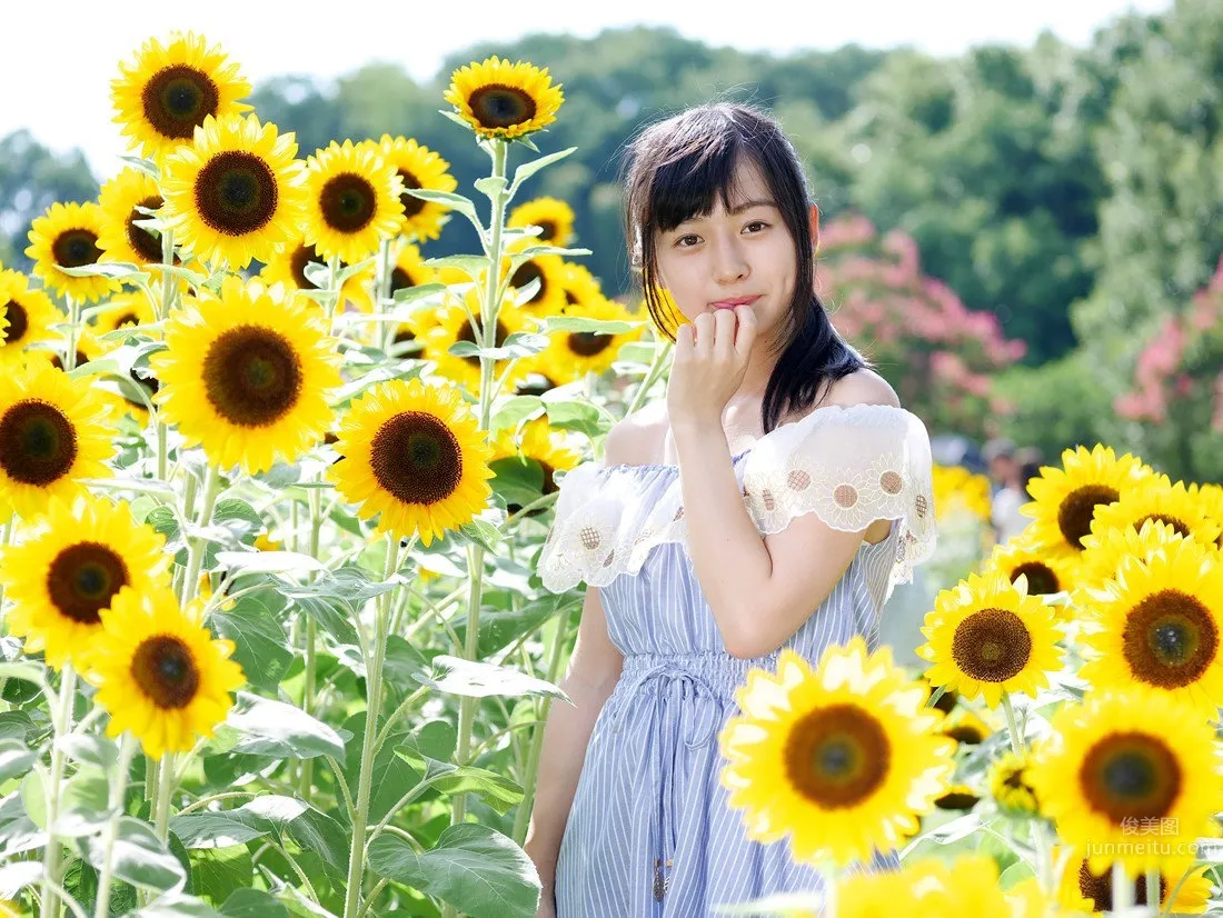 Akane Suzuki, Super Pure Outdoor Photos photo 4