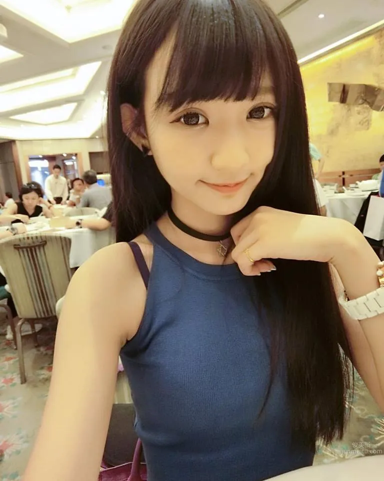 Mini Ami, Big-Eyed Model Who Looks Like a Doll photo 17