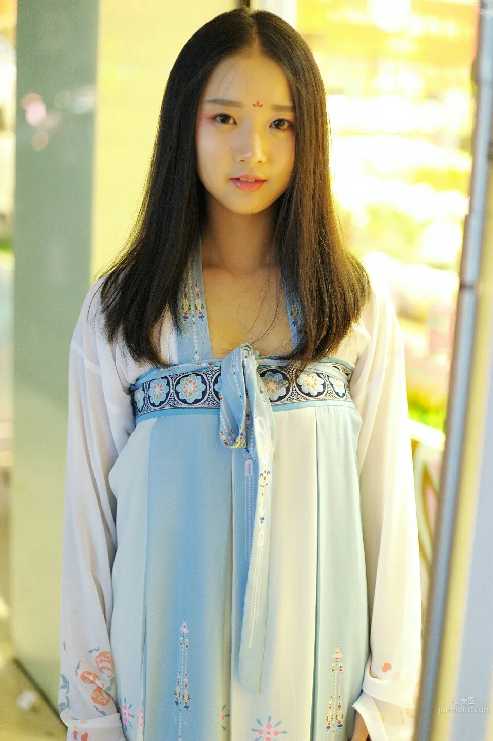 Yinyue Liao: Moon photo 17