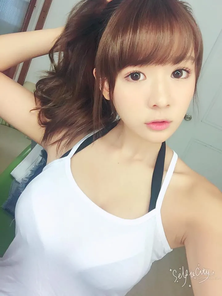Lisa莉莎- 32D可愛正妹海量私房寫真 32