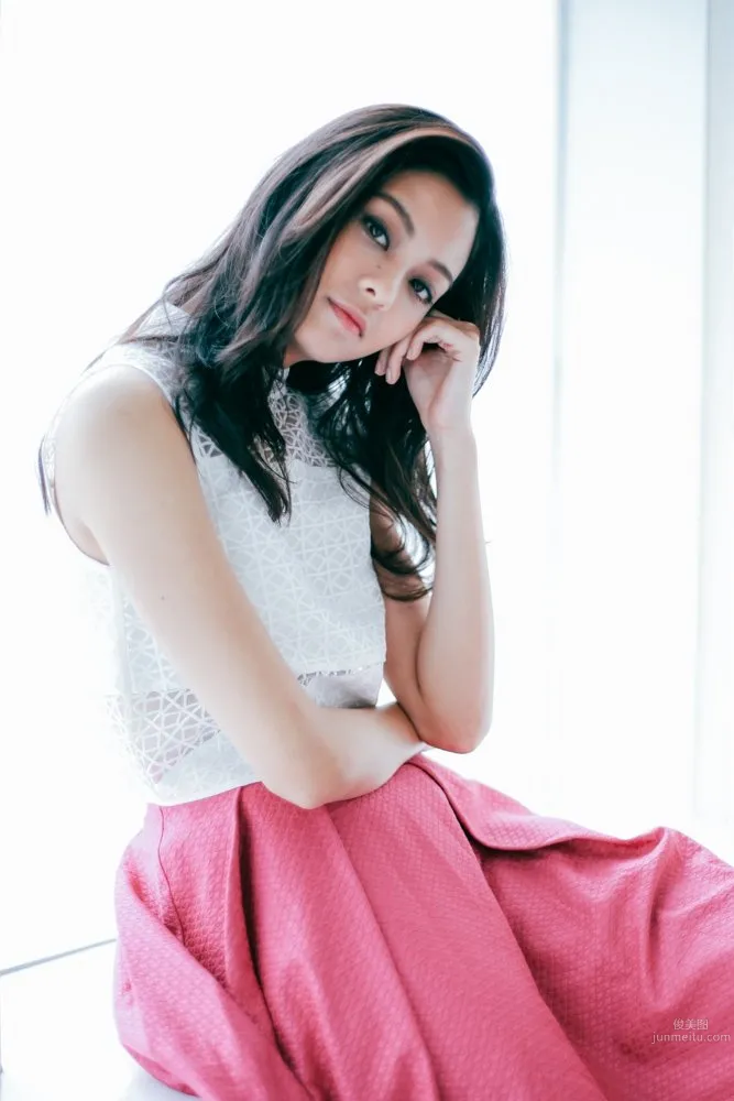 Amy Lo, A Fairy-Like Mixed-Race Beauty photo 20