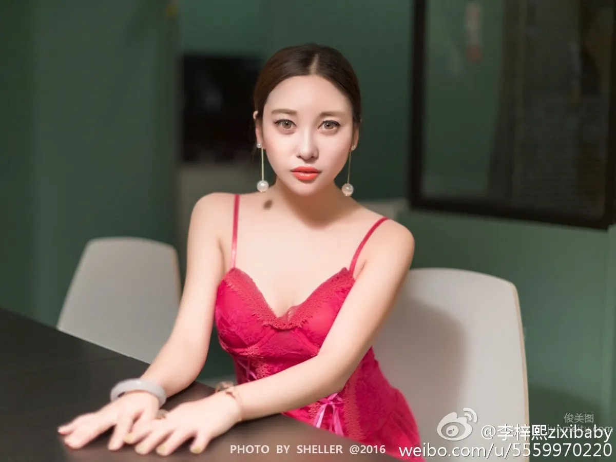 Li Zixi - Weibo Sexy Temptation Photos photo 13