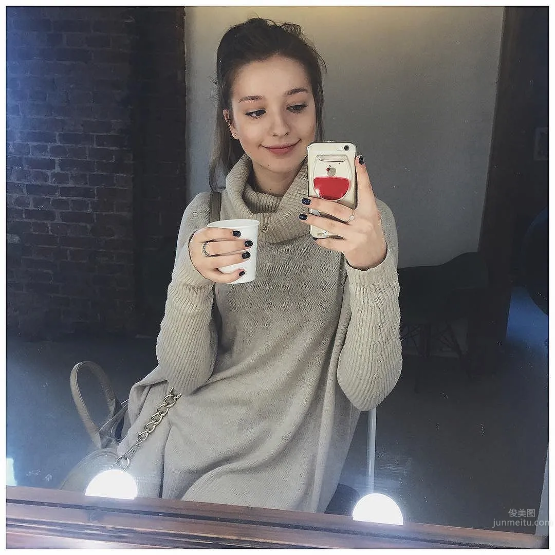 Angelina Danilova- 俄罗多姿的可爱美女_3
