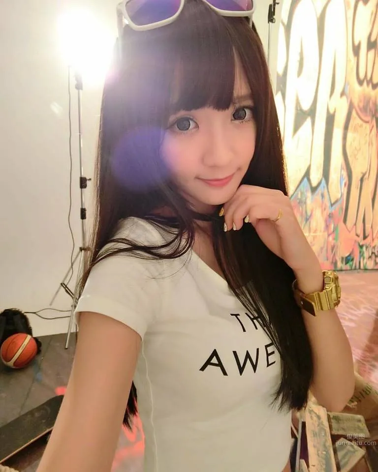 Mini Ami, Big-Eyed Model Who Looks Like a Doll photo 13