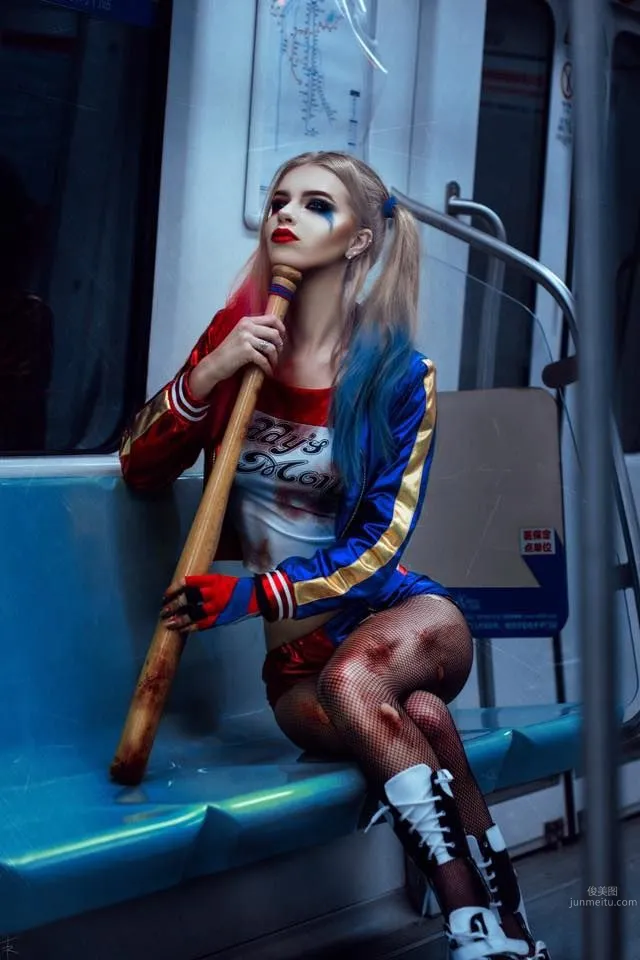 Katie Kosova: Coser photo 11
