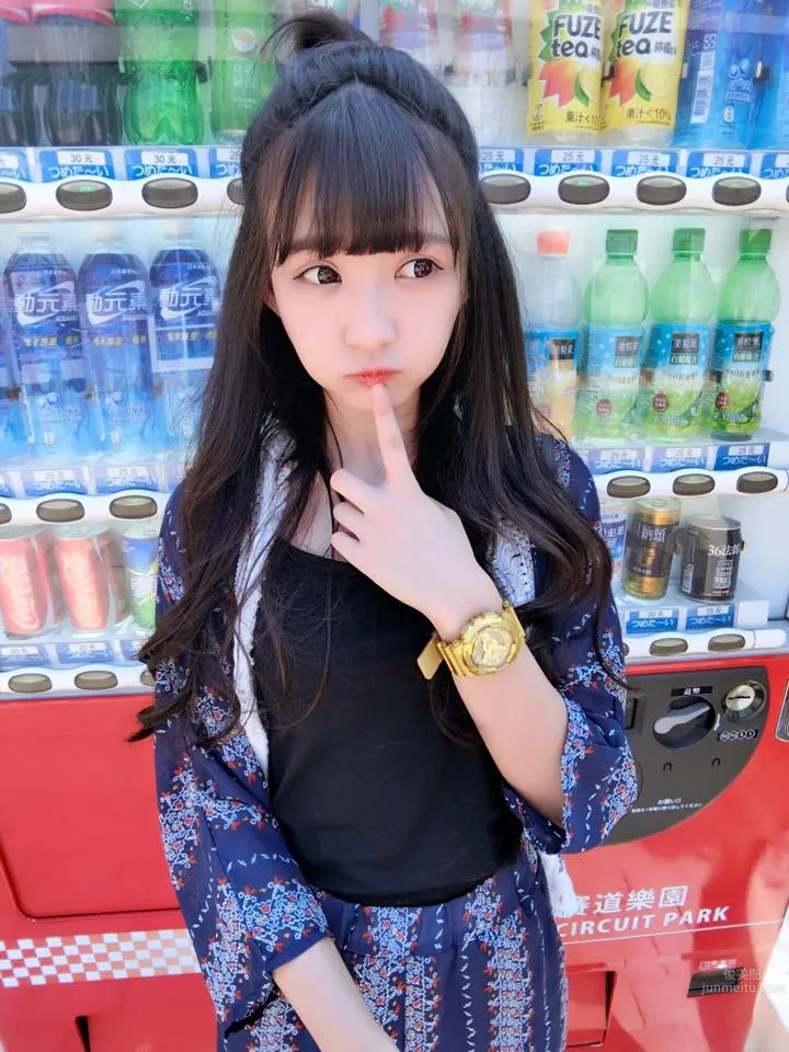 Mini Ami, Big-Eyed Model Who Looks Like a Doll photo 19