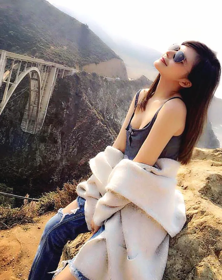 Abbie Chiu, Sexy Fair-Skinned Beauty Internet Model Who Looks Mixed-Race photo 26