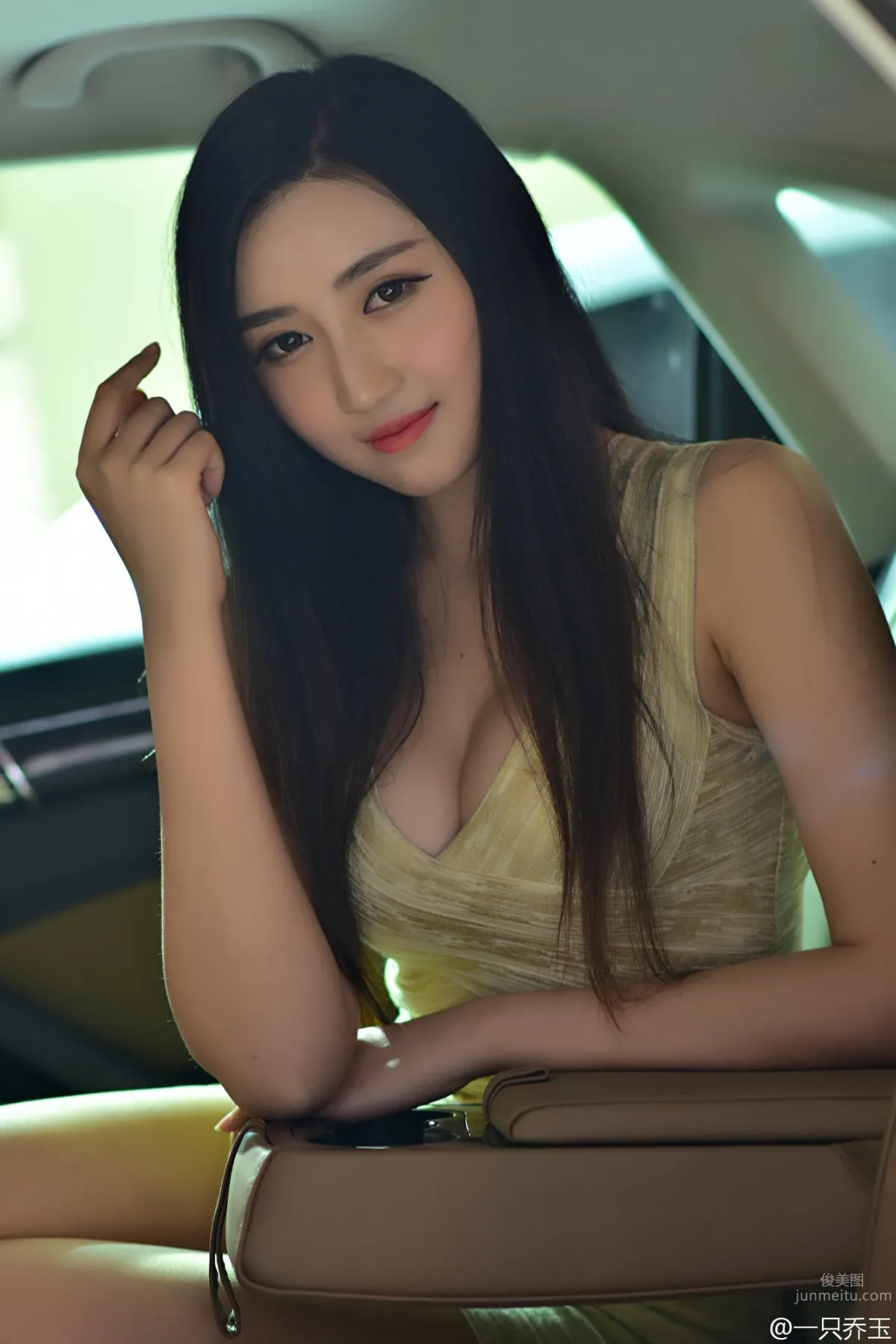 Qiao Yu - Long Legs Sexy Index Off the Charts photo 24