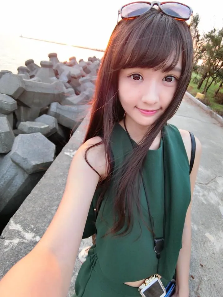 Mini Ami, Big-Eyed Model Who Looks Like a Doll photo 21
