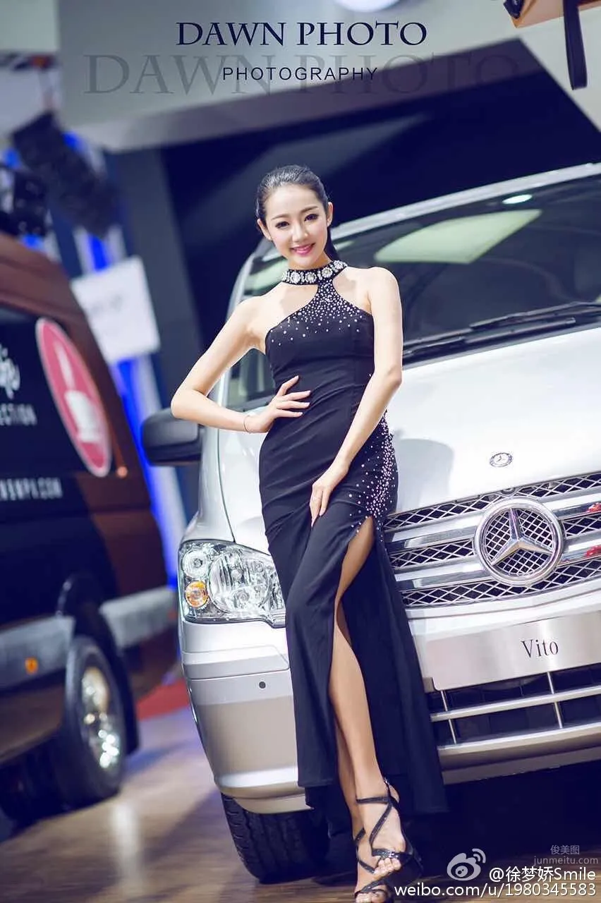 Xu Mengjiao Smile, Fashionable and Beautiful Car Model photo 16